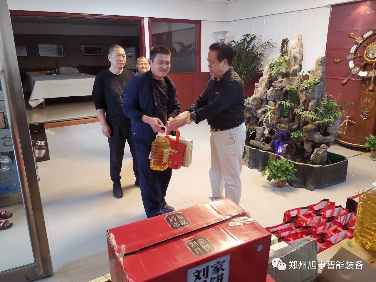 旭申智能裝備，操作機(jī)滾輪架，變位機(jī)